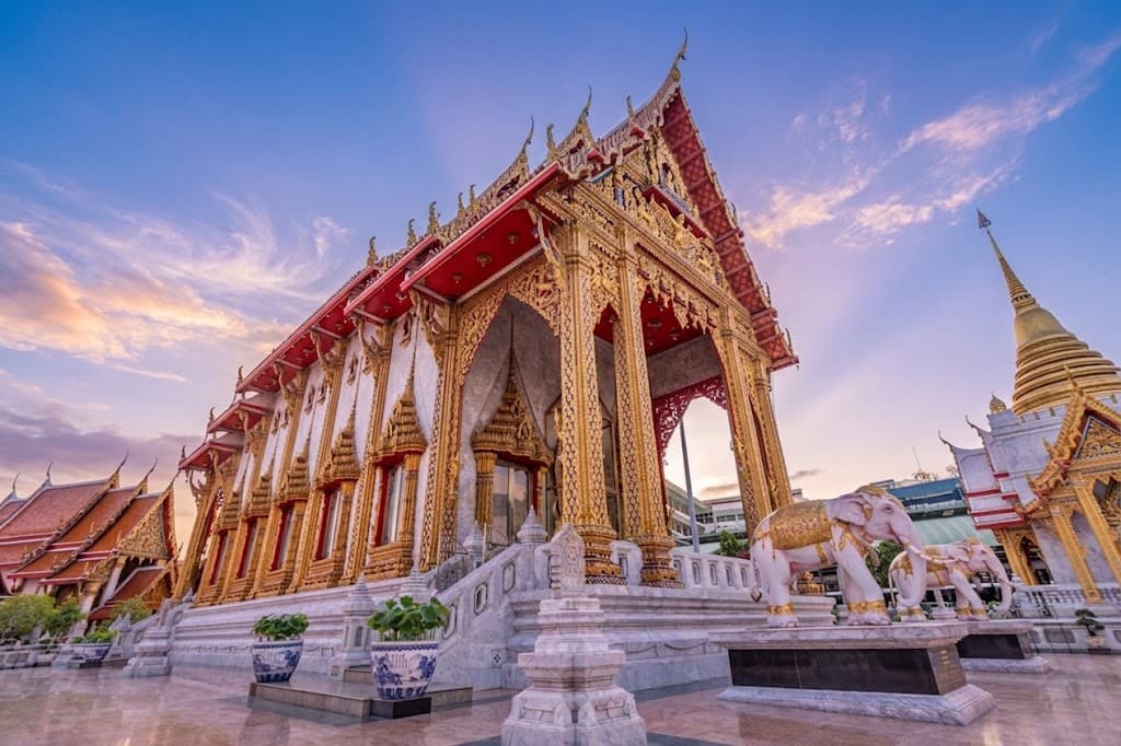 วัดเสมียนนารี พระอารามหลวง